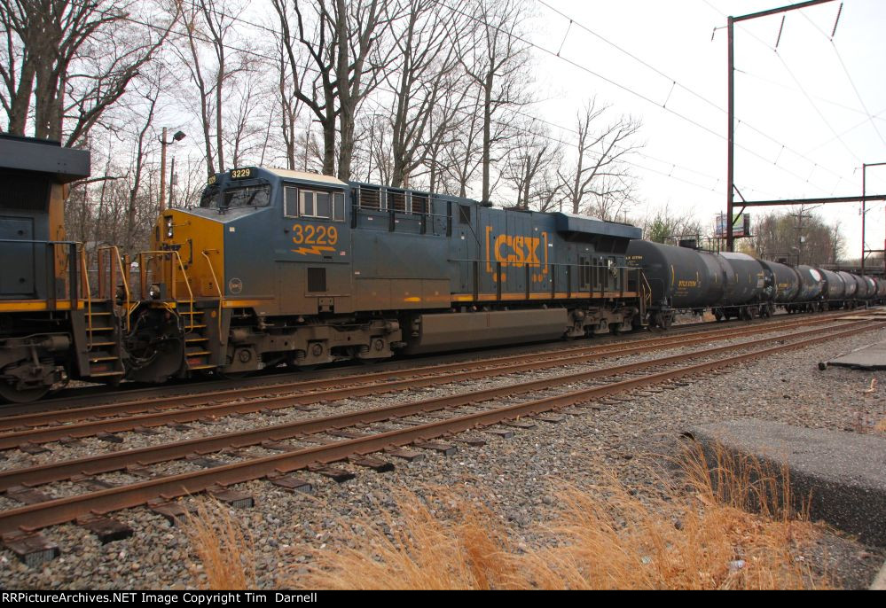 CSX 3229 4th on M404